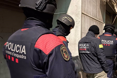 Opositores a policía nacional durante un entrenamiento especial de operaciones
